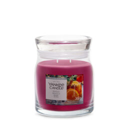 Jingle Mingle Candle Signature Medium Jar Candle Yankee Candle, Medium Red - Fruity - thumbnail 1