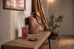 Spiced Blackberry Candle WoodWick, Red - Fruity & Citrus - thumbnail 4