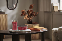 Spiced Blackberry Candle WoodWick, Red - Fruity & Citrus - thumbnail 5