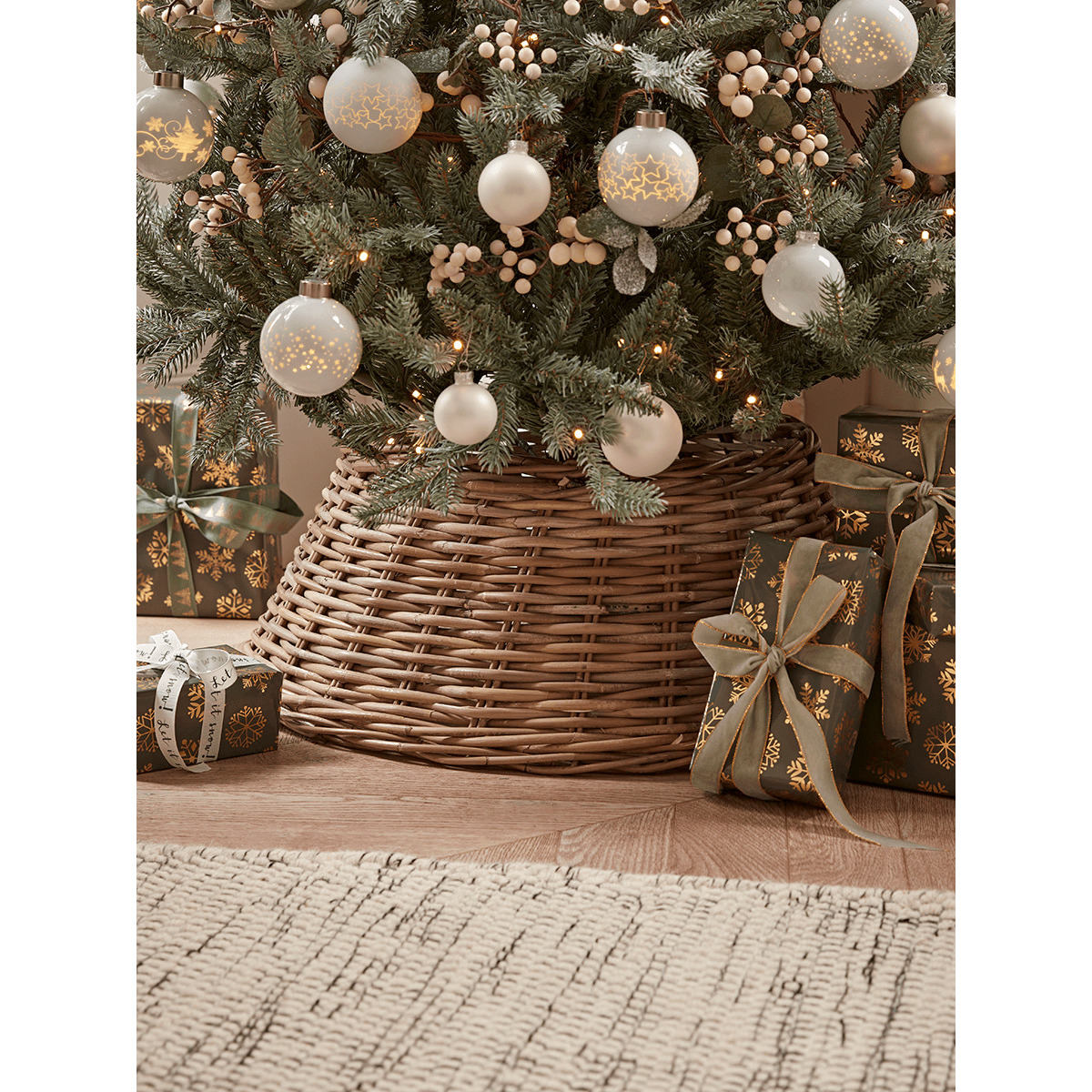 Rattan Christmas Tree Ring - image 1