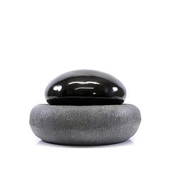 Gardenwize Solar Powered Water Feature - Black Pebble