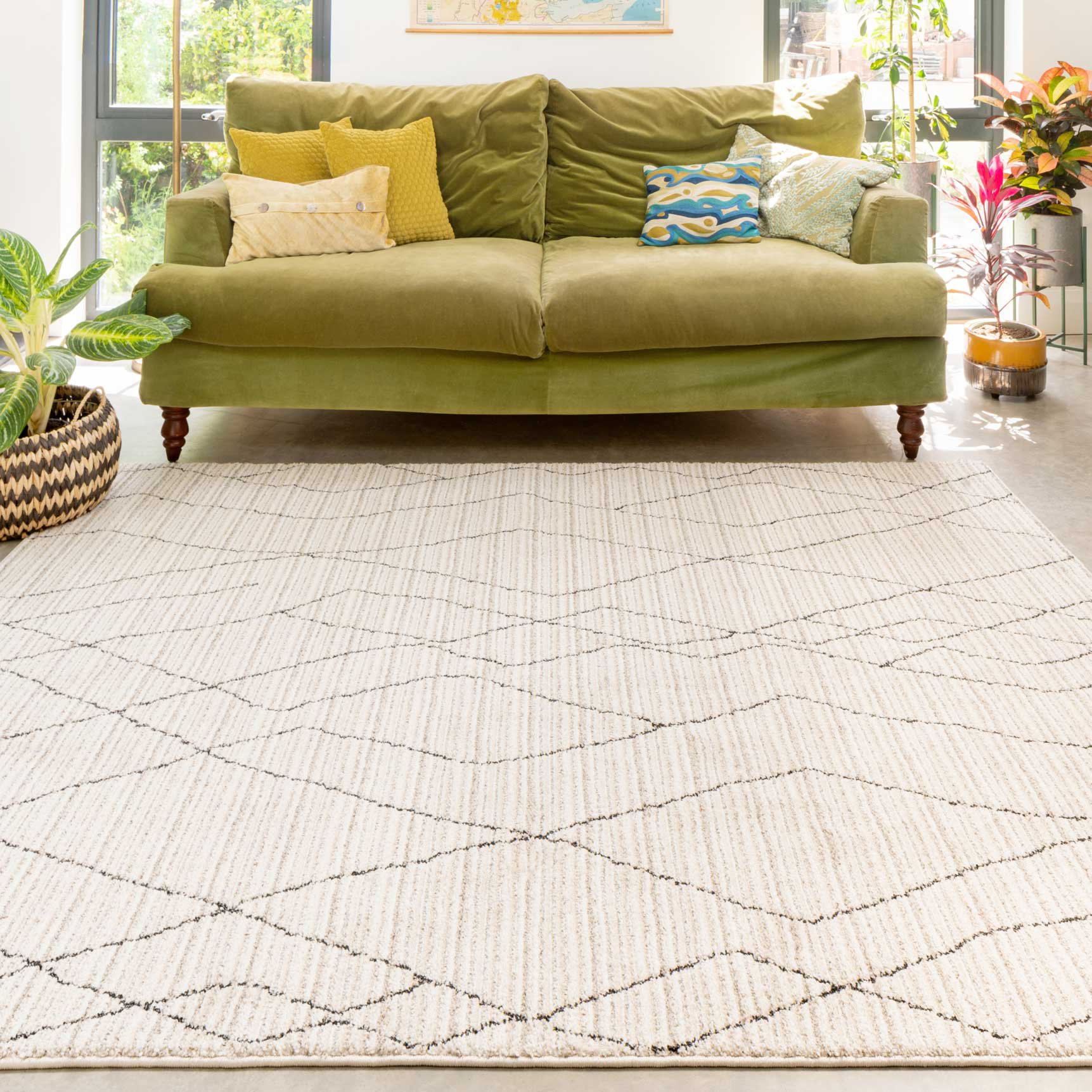 Cosy Soft Abstract Lined Beige Moroccan Berber Bedroom Rug - Medini