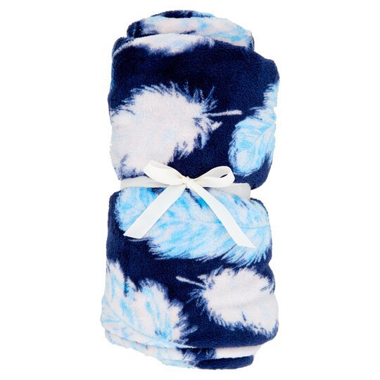 Fox & Ivy Nordic Blues Feather Print Throw