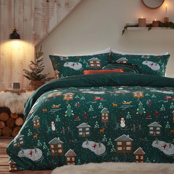 furn. Winter Pines Pine Green Duvet Cover and Pillowcase Set Green/Red/White