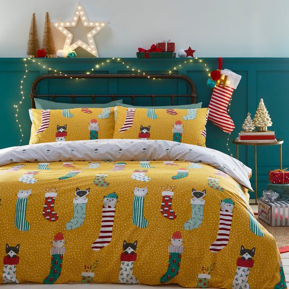 Furn. Meowy Christmas Duvet Cover and Pillowcase Set Yellow/Blue/Red