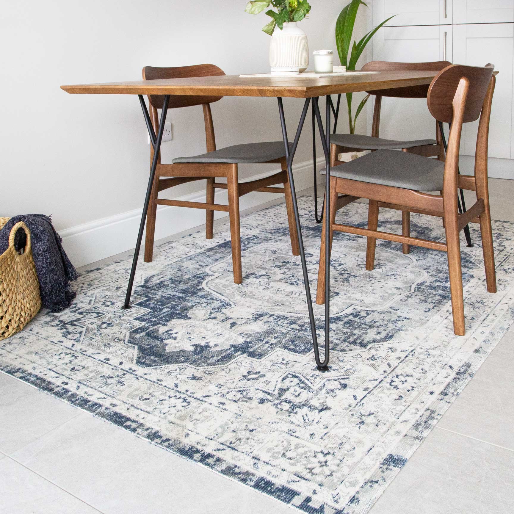 Blue Traditional Distressed Flat Low Pile Room Rug - Abella
