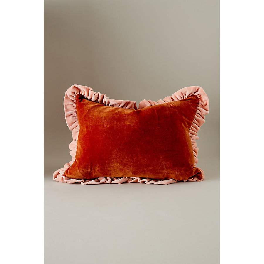 Projektityyny Velvet Ruffle Cushion by Anthropologie | uFurnish.com