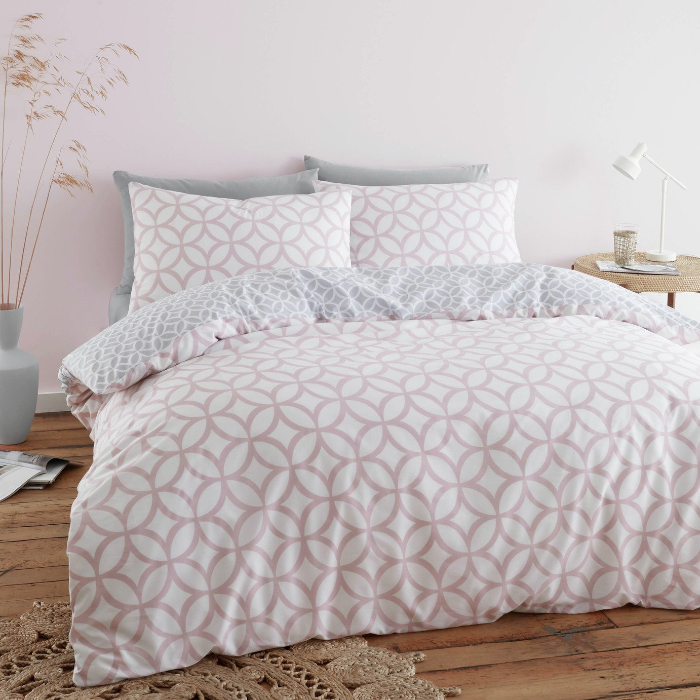 Catherine Lansfield Geo Printed Pink Bedding Set Kingsize by Argos