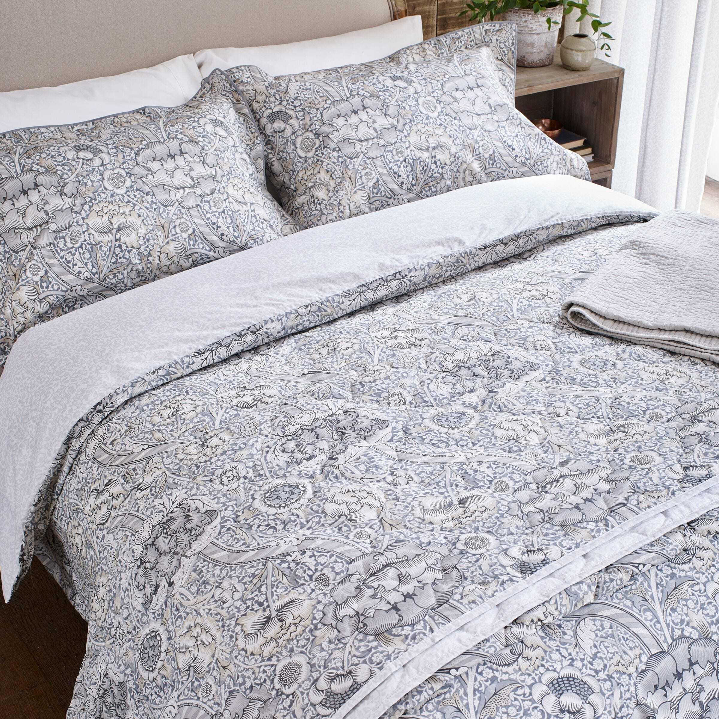William Morris Wandle Super Kingsize Duvet Cover, Grey by Bedeck Home