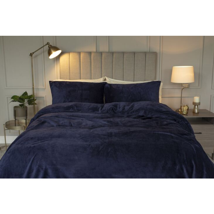 Heat Holders Duvet Cover Set Navy King Size by belledorm