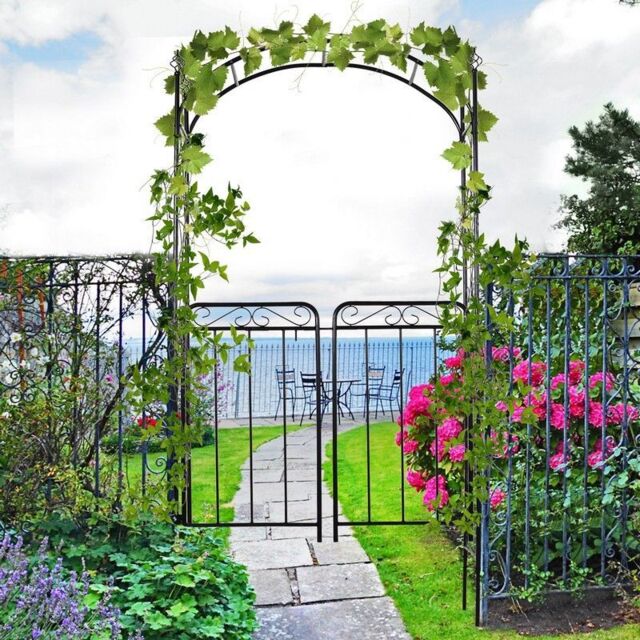 Outsunny Garden Decorative Metal Arch with Gate Outdoor Patio Trellis ...