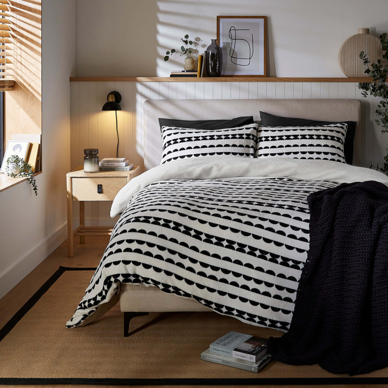 Dunelm Black Mono Scallop Printed Fleece Duvet Cover and Pillowcase Set