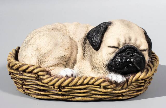 Pug Ornament In Decorative Ornaments & Figures For Sale - Foto 9