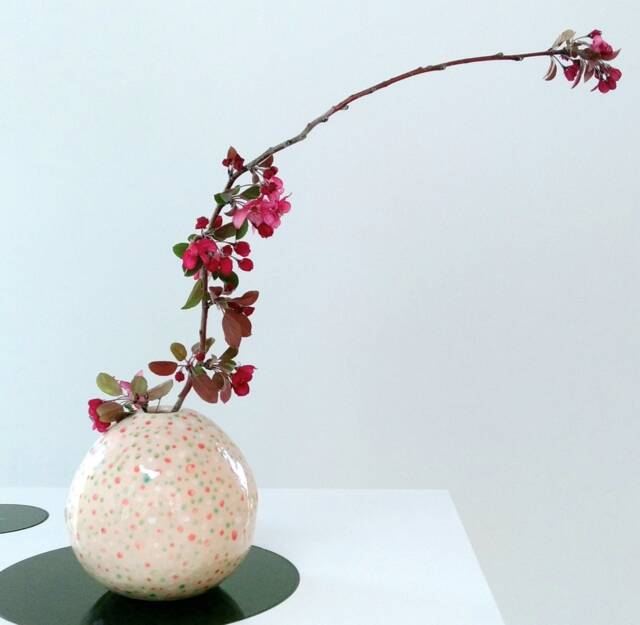White Spotted Round Vase main image 0