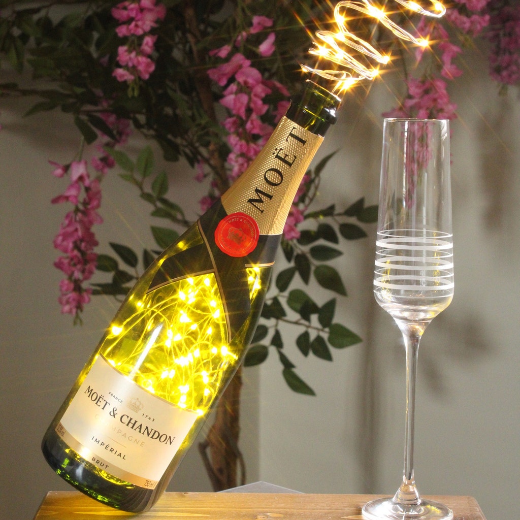 MOËT & CHANDON シャンパン LEDディスプレイ Moet & Chandon Champagne Bottle Custom Lamp. Unique Home Decor