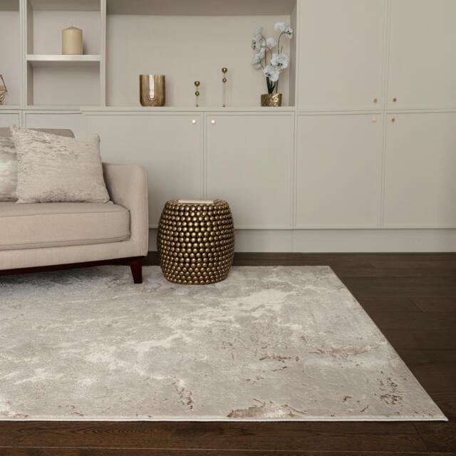 Elysia Metallic Gold Lustre Rug by FurnitureBox | ufurnish.com