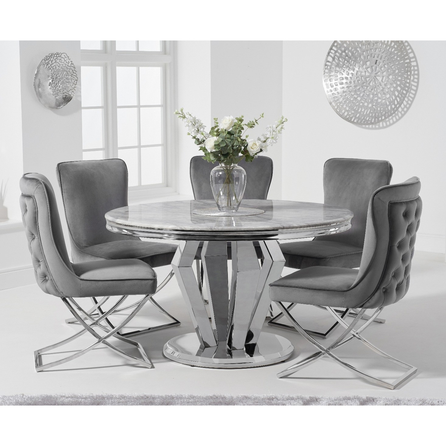 Veneziana 130cm Round Marble Dining Table with Giovanni Velvet Chairs