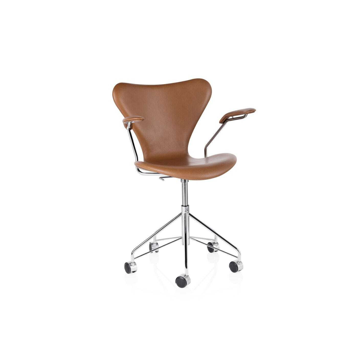 Fritz Hansen Series 7 Swivel Armchair in Walnut Leather by Heal's