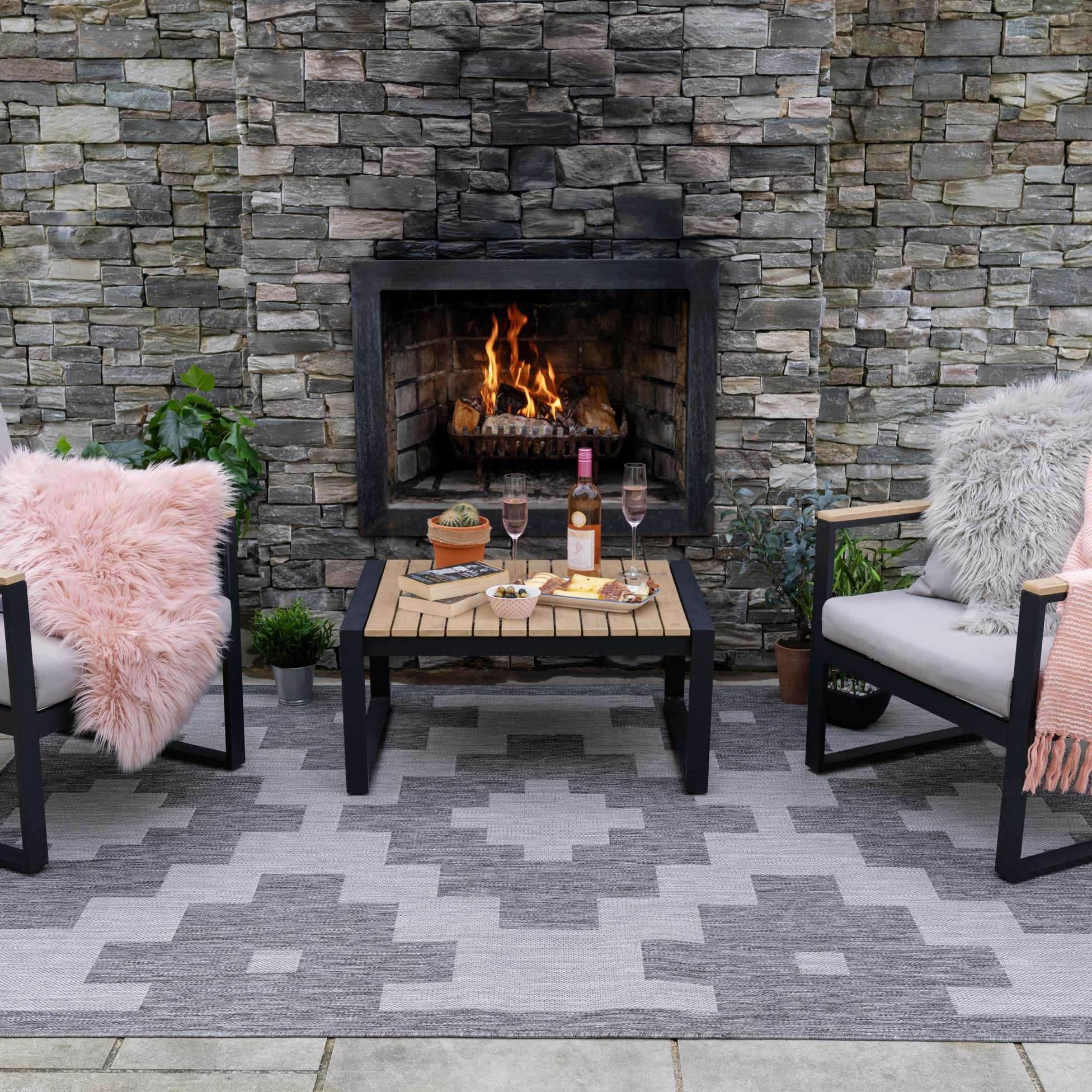 Light Grey Geometric Indoor Outdoor Rug Decker 60cm x 110cm by