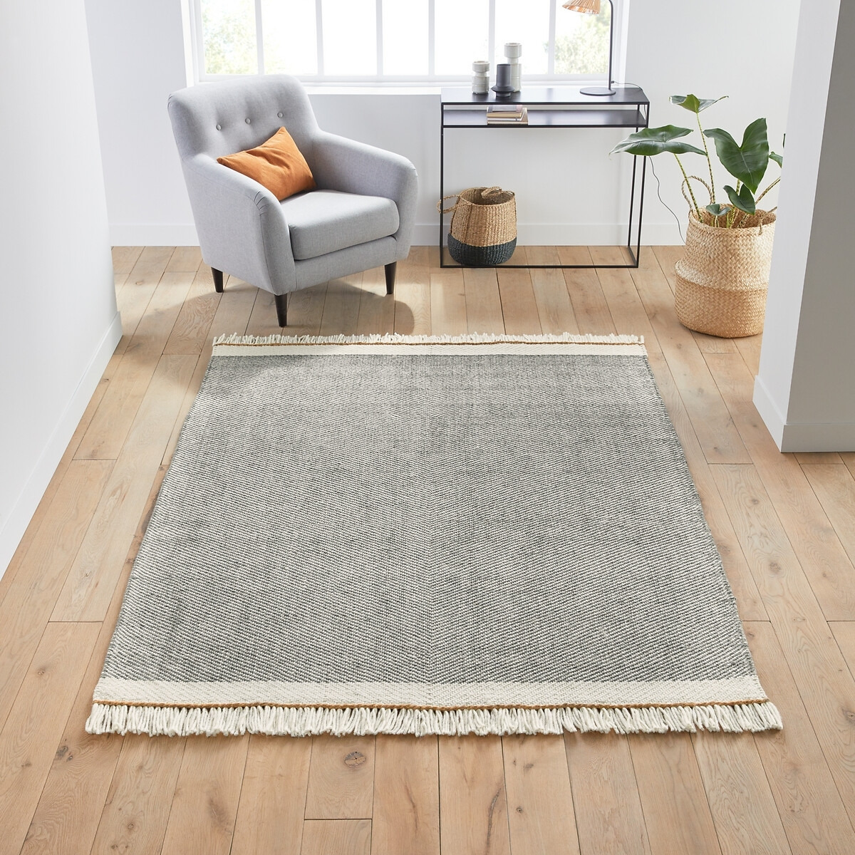 Naga Fringed Wool Rug by La Redoute