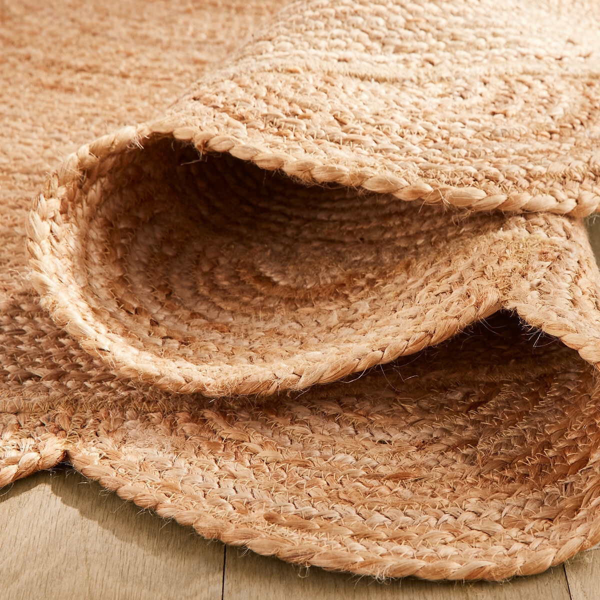 Hempy 160cm Diameter Round Scalloped Jute Rug by La Redoute