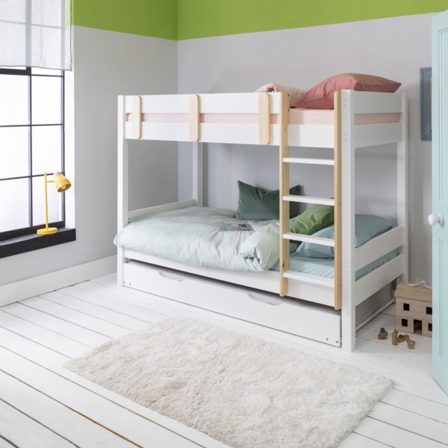 Una Bunk Bed with Spacesaver Pull Out Trundle in Classic White ...