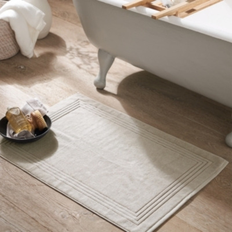 Luxurious Egyptian Cotton Bath Mat in Feather Grey Available in Two