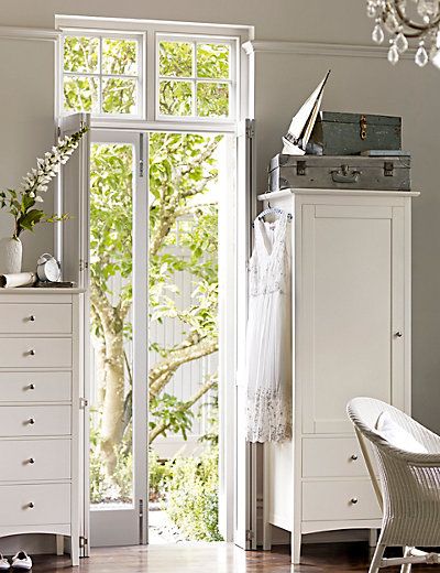 nursery single wardrobe