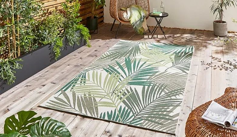 Miami Leaf Print Indoor Outdoor Rug GreenWhite by Dunelm