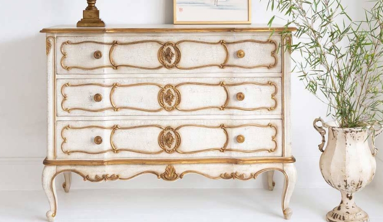 Chest of drawers by French Bedroom