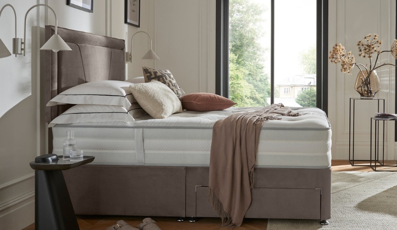 Silentnight 2000 Eco Dual Supreme Comfort Tufted Divan Bed Set By Bensons for Beds