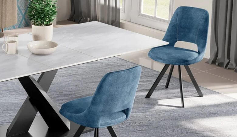 chiltern oak furniture dining table and chairs