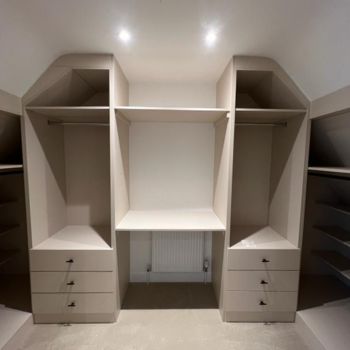 Smiths Walk In Wardrobes